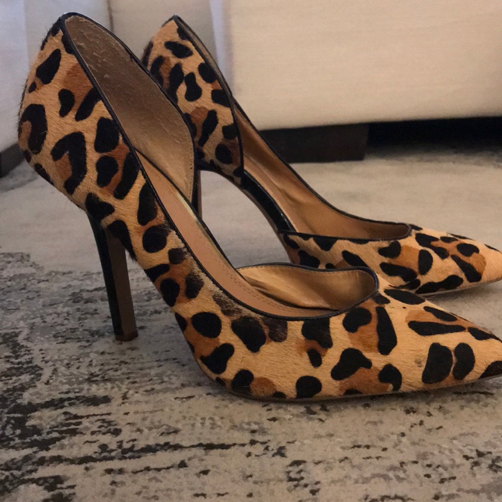 BCBGeneration leopard pointed toe heel size 10 - Picture 2 of 6